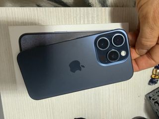 iPhone 15 Pro azul