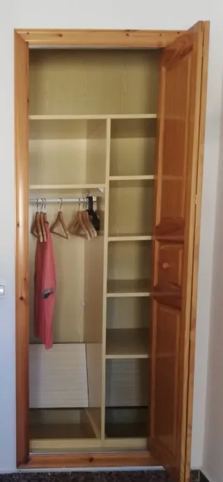 Armario empotrado de madera