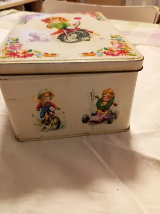 Caja metálica Cola Cao vintage