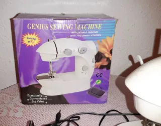 MÁQUINA COSER PORTÁTIL GENIUS CON SU CAJA ORIGINAL
