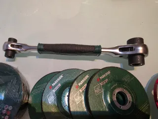 Set brocas, carraca y discos radiales parkside.