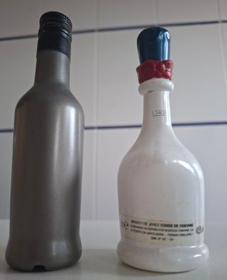 ANTIGUAS 2 MINIBOTELLAS OSBORNE - Toro y Conde