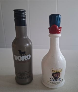 ANTIGUAS 2 MINIBOTELLAS OSBORNE - Toro y Conde