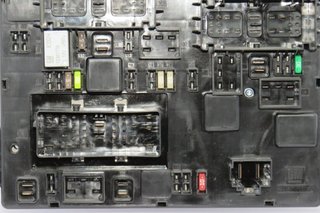 Caja de Fusibles OPEL ASTRA 365927271 1110138AA 13368651 13368651UJ
