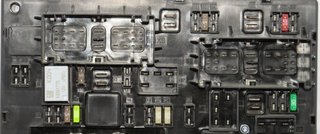 Caja de Fusibles OPEL ASTRA 365927271 1110138AA 13368651 13368651UJ