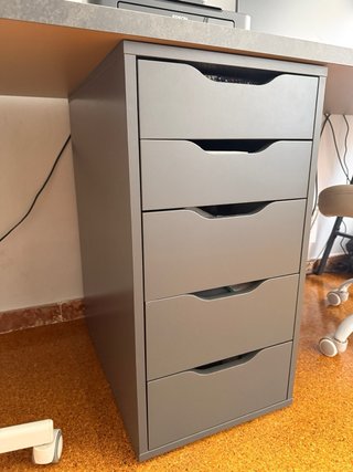 Mesa de escritorio doble con cajonera y caballetes