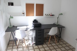 Mesa de escritorio doble con cajonera y caballetes