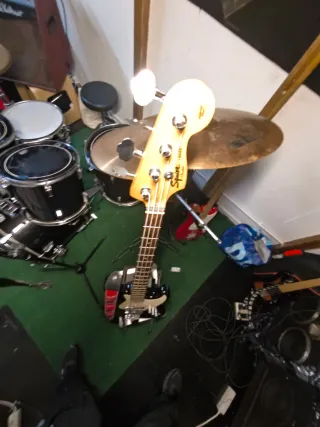 Bajo eléctrico Fender Jazz Bass Made in China