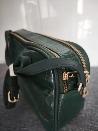 Bolso NUEVO SIN ESTRENAR verde