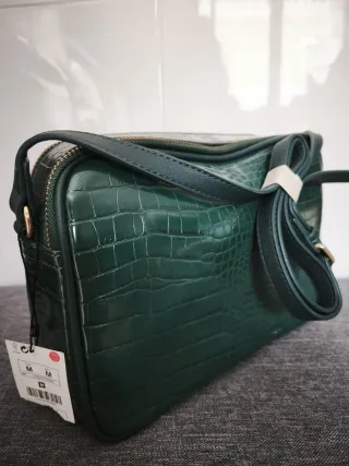 Bolso NUEVO SIN ESTRENAR verde