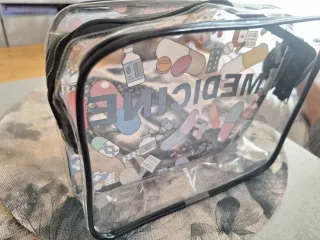 Neceser transparente estampado medicina