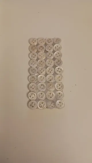 36 botones de nacar