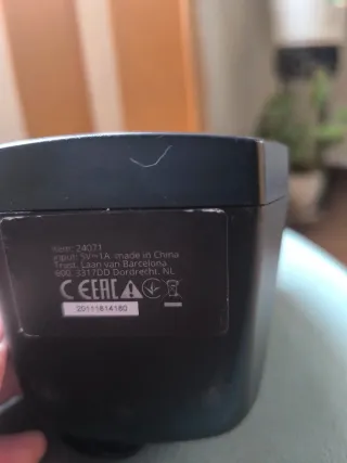 Colunas Trust com LED