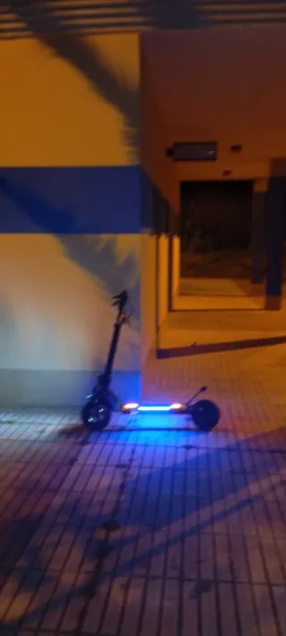 Patinete Eléctrico con Luces LED