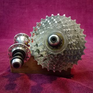 Mozzi e Cassetta posteriore Shimano XT-735 32 Fori