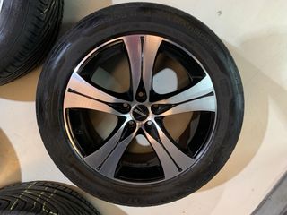 Llantas Toyota con Neumáticos Uniroyal