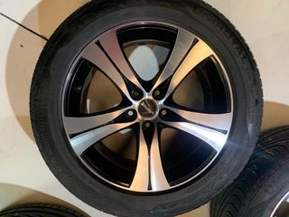 Llantas Toyota con Neumáticos Uniroyal