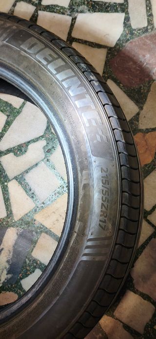 Neumático Coche 215/55R17 98W