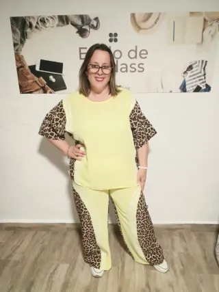 Conjunto de pantalón y blusa estampado