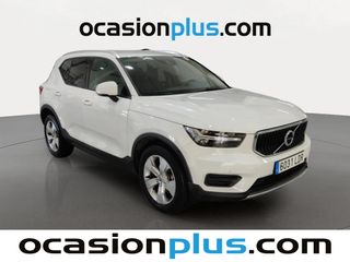 Volvo XC40 T3 Momentum 120 kW (163 CV)