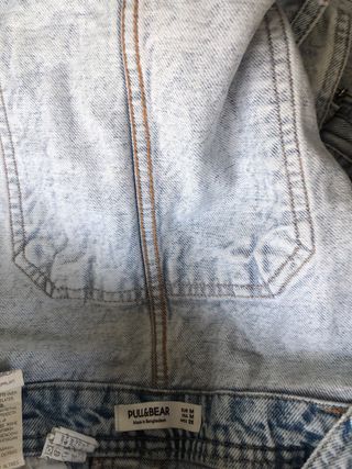 Pantalón peto vaquero Pull&Bear