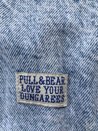 Pantalón peto vaquero Pull&Bear