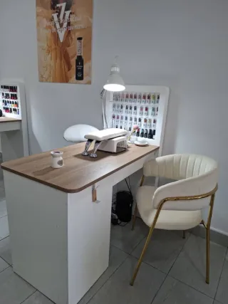Mesa manicurista