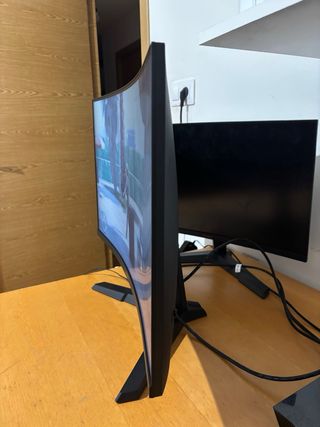 Monitor curvo 27" Koorui