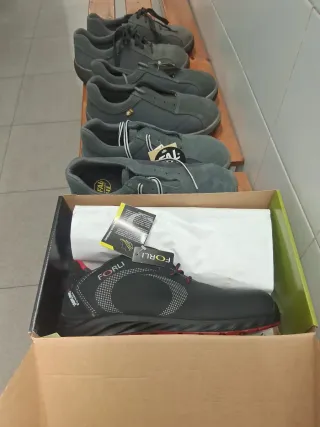 Lote 4 Pares Zapatos Seguridad Hombre Talla 42