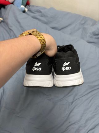 Zapatillas deportivas Ipso negras y blancas
