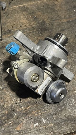 Bomba combustible alta presión Porsche 4.8L