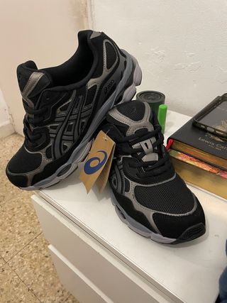 Asics Gel NYC Negro/Gris logo negro ORIGINALES!!!