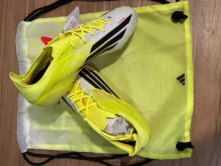 Botas de fútbol F50