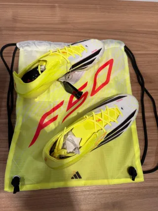 Botas de fútbol F50