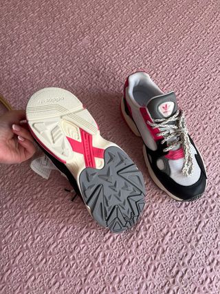 Precio fijo! Zapatillas Adidas Falcon Talla 39