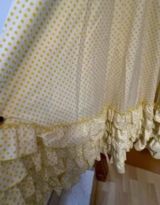 Traje de flamenca niña blanco y amarillo