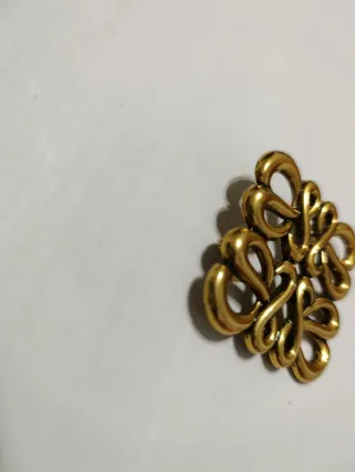 Broche Loewe