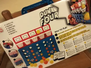 Gioco Dunk Four da tavolo