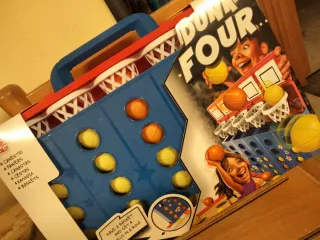 Gioco Dunk Four da tavolo