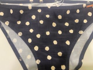 Bikini Ysabel Mora lunares azul marino y blanco