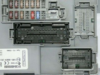 Caja de Fusible CITROEN/PEUGEOT 01364889080 116RI-000674