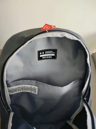 Mochila Under Armour Gris