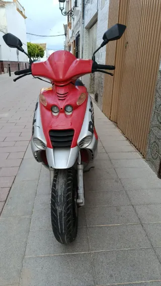 Beta Ark Scooter Rojo/Plata