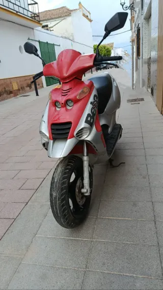 Beta Ark Scooter Rojo/Plata