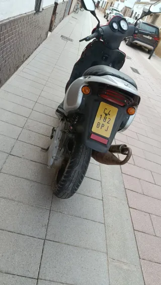 Beta Ark Scooter Rojo/Plata