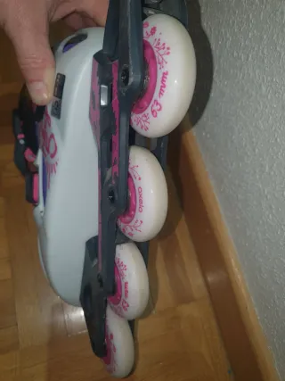 Lote patines Talla 32/34 protecciones y casco