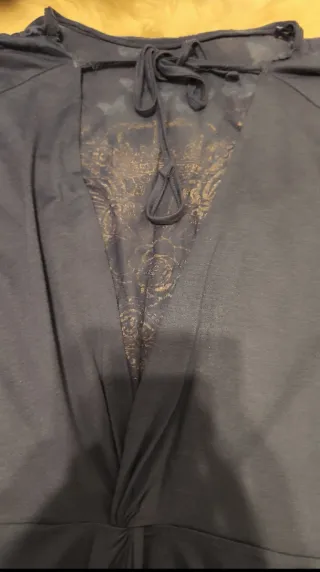 Camiseta azul espalda descubierta