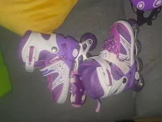 Patines niña con todas las protecciones y bolsa.