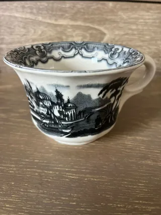 Set di cinque tazze in porcellana La Cartuja de Sevilla