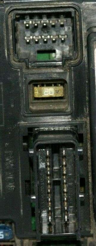Caja de Fusibles CITROEN C3 8118470003 E 9643498800
